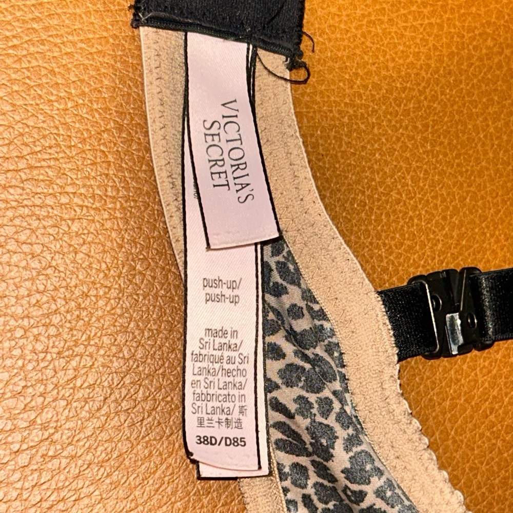 Victoria's Secret Leopard Print Bra - Black and Tan - Picture 4 of 4